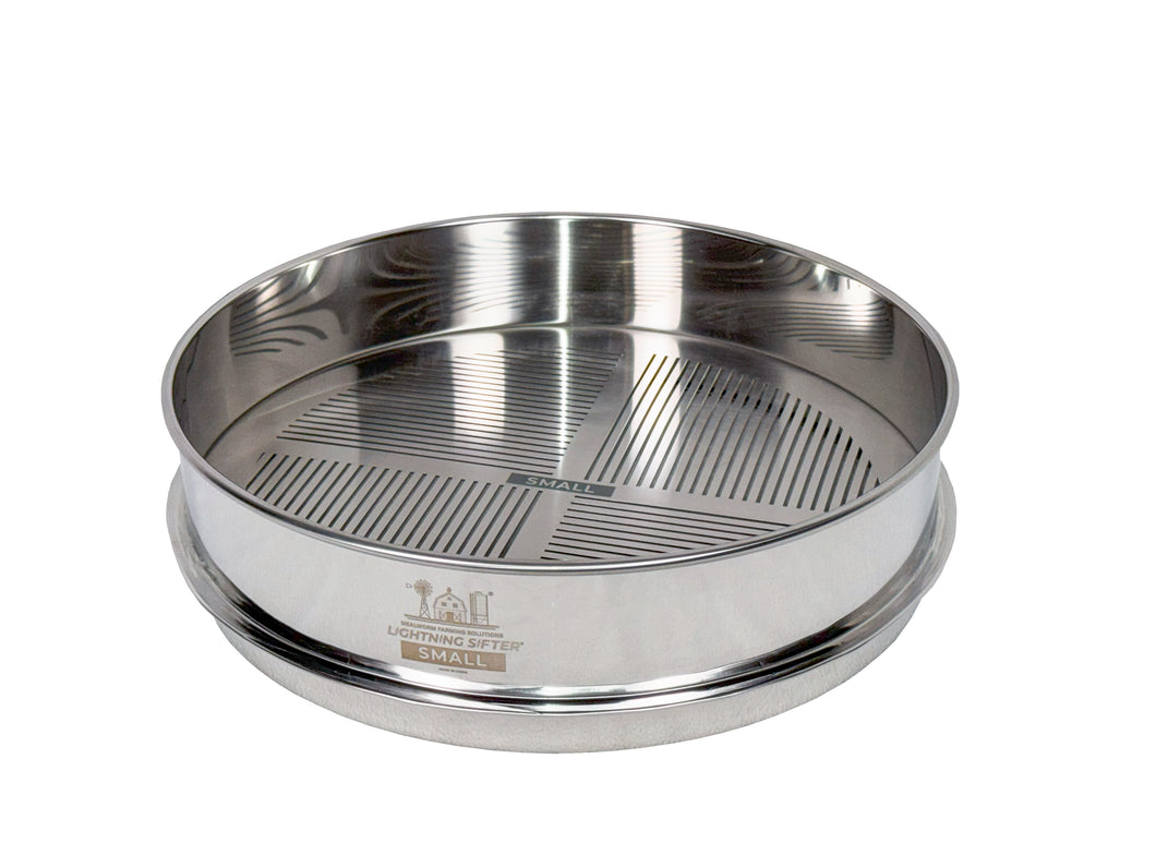 D-11 LIGHTNING SIFTER™ Small Mealworm Sifting Pan (2nd Gen)